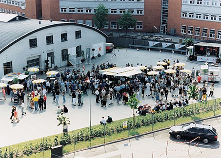 1999年、コペンハーゲン証券取引所（KFX）への上場日に催された記念パーティー